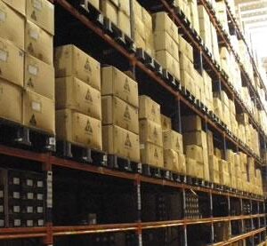 Caixa pallet GLT Mobil EkoPalete para estocagem industrial