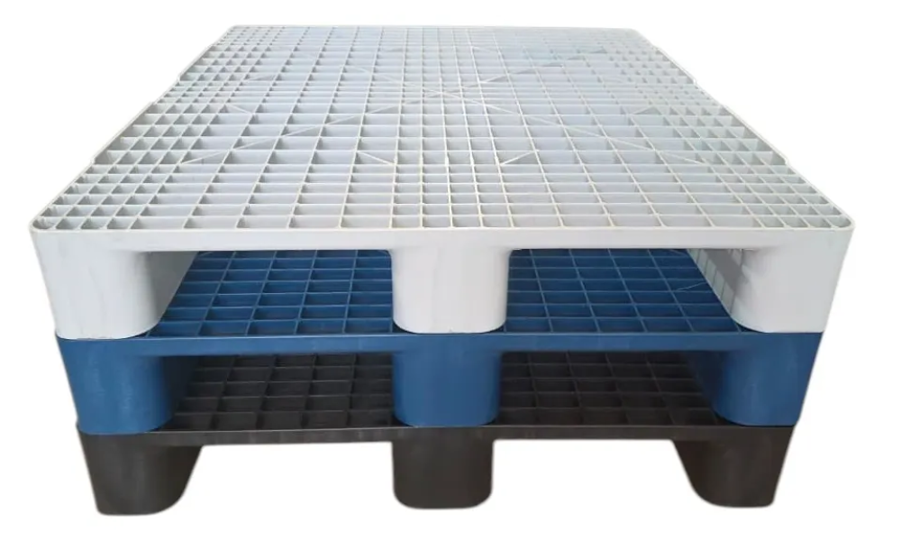 Pallet Plástico 100×120×15 (Travado)