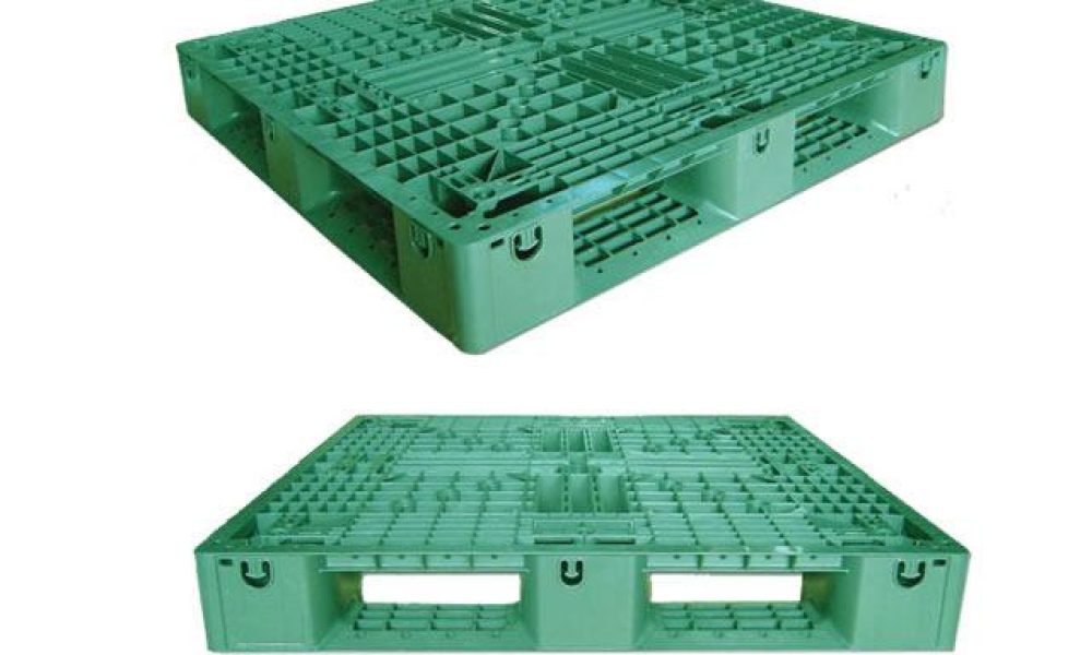 Pallet Plástico 110×110×15 cm Travado