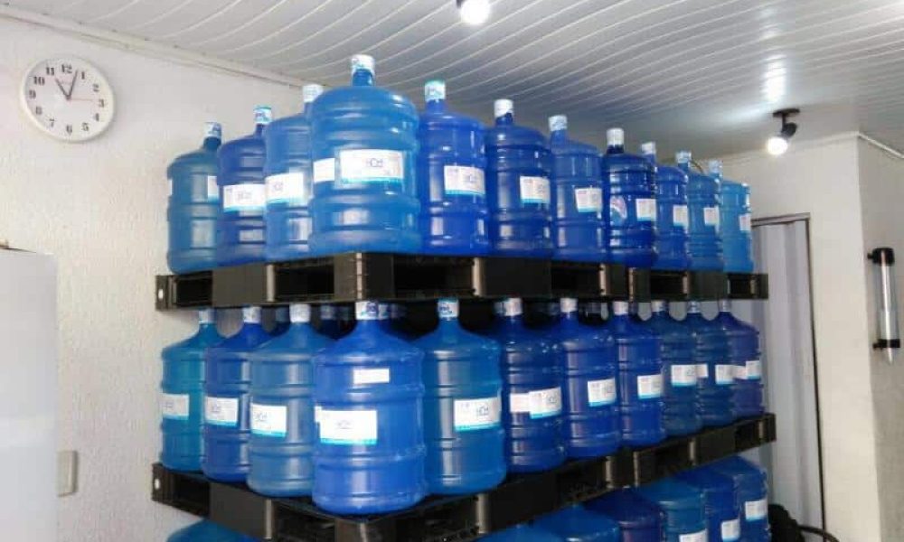 Pallet Plástico 110×110×11 cm Dupla‑Face